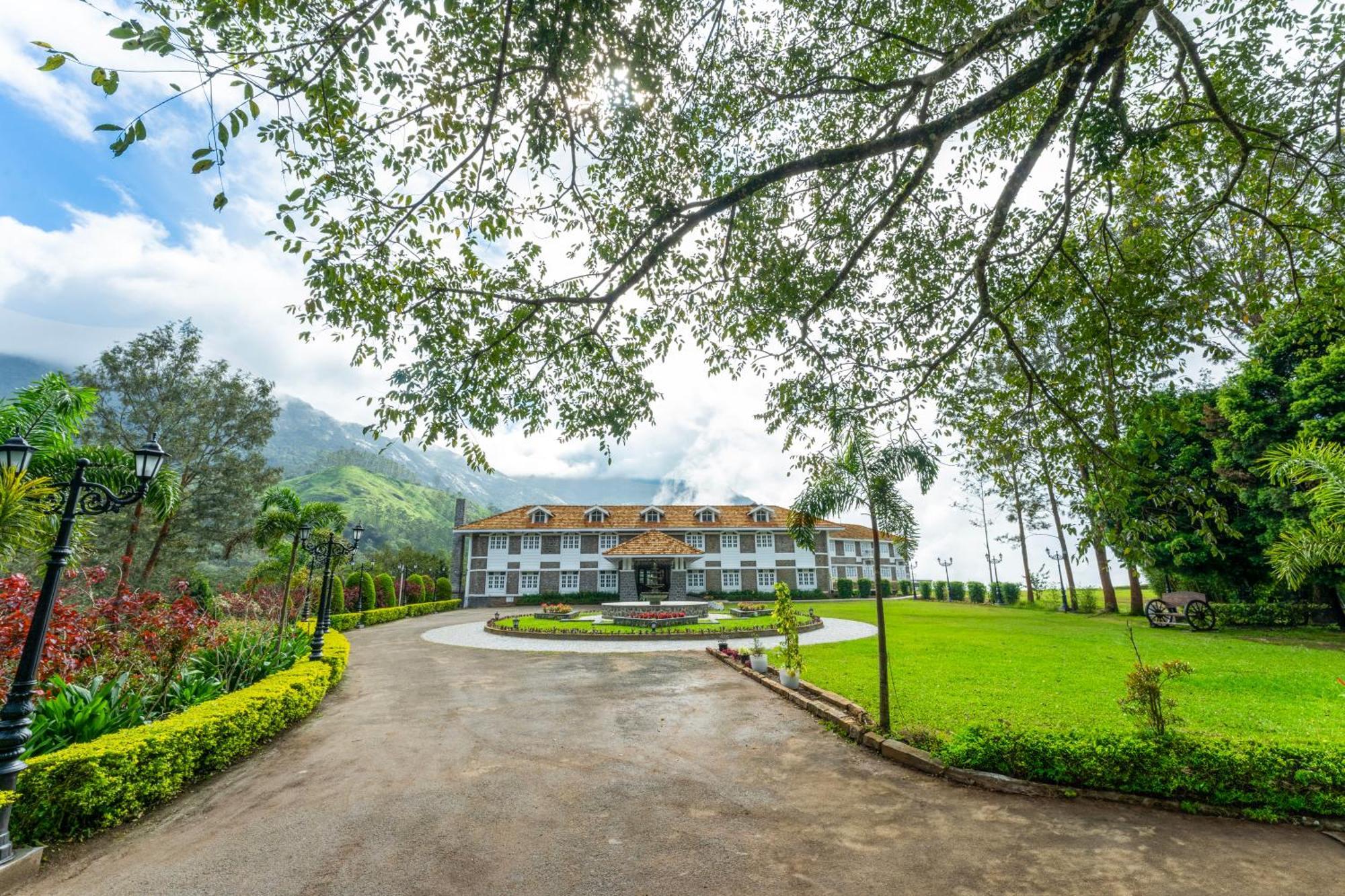 Le Montfort Resort Munnar Exterior photo