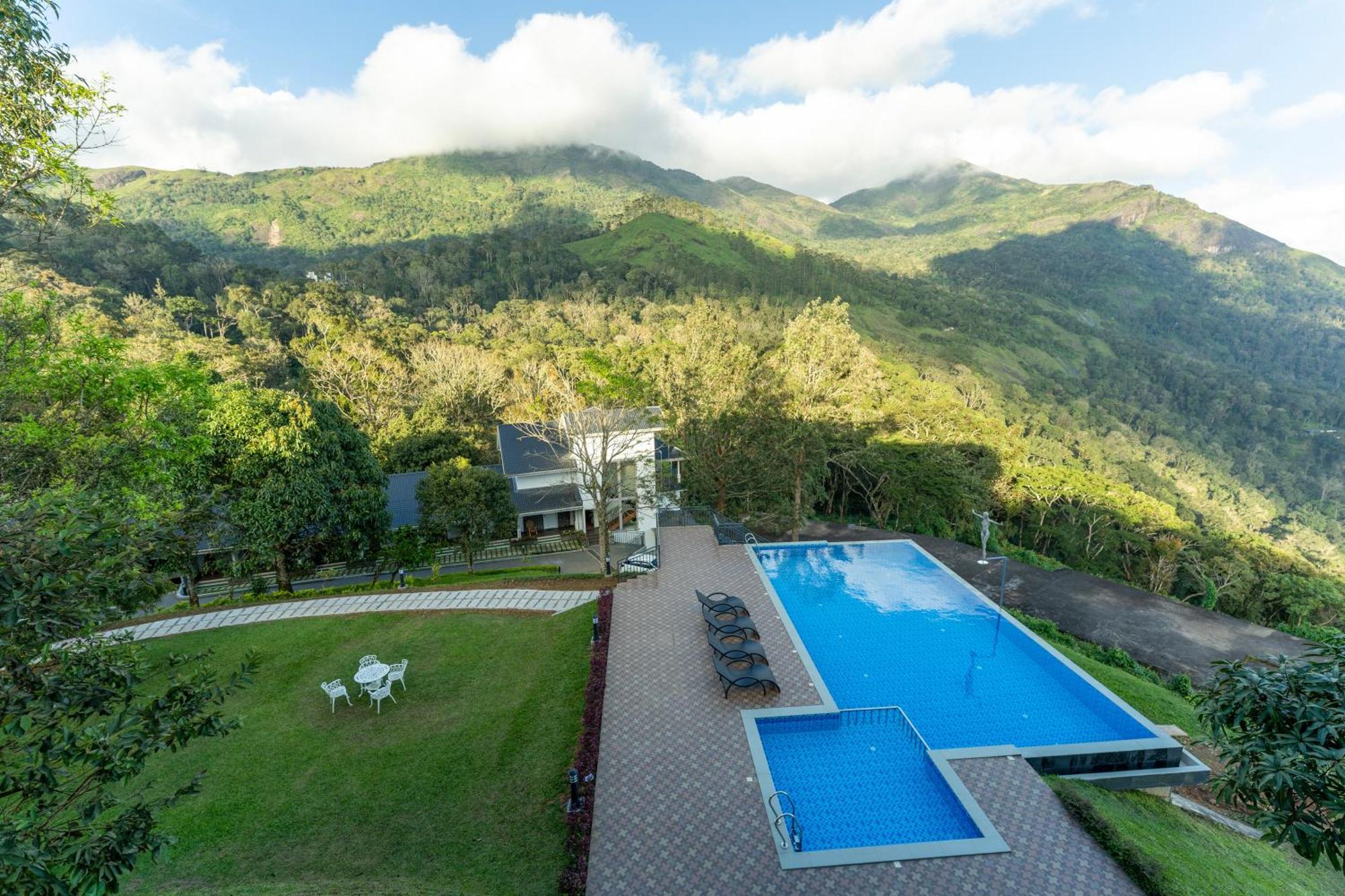 Le Montfort Resort Munnar Exterior photo